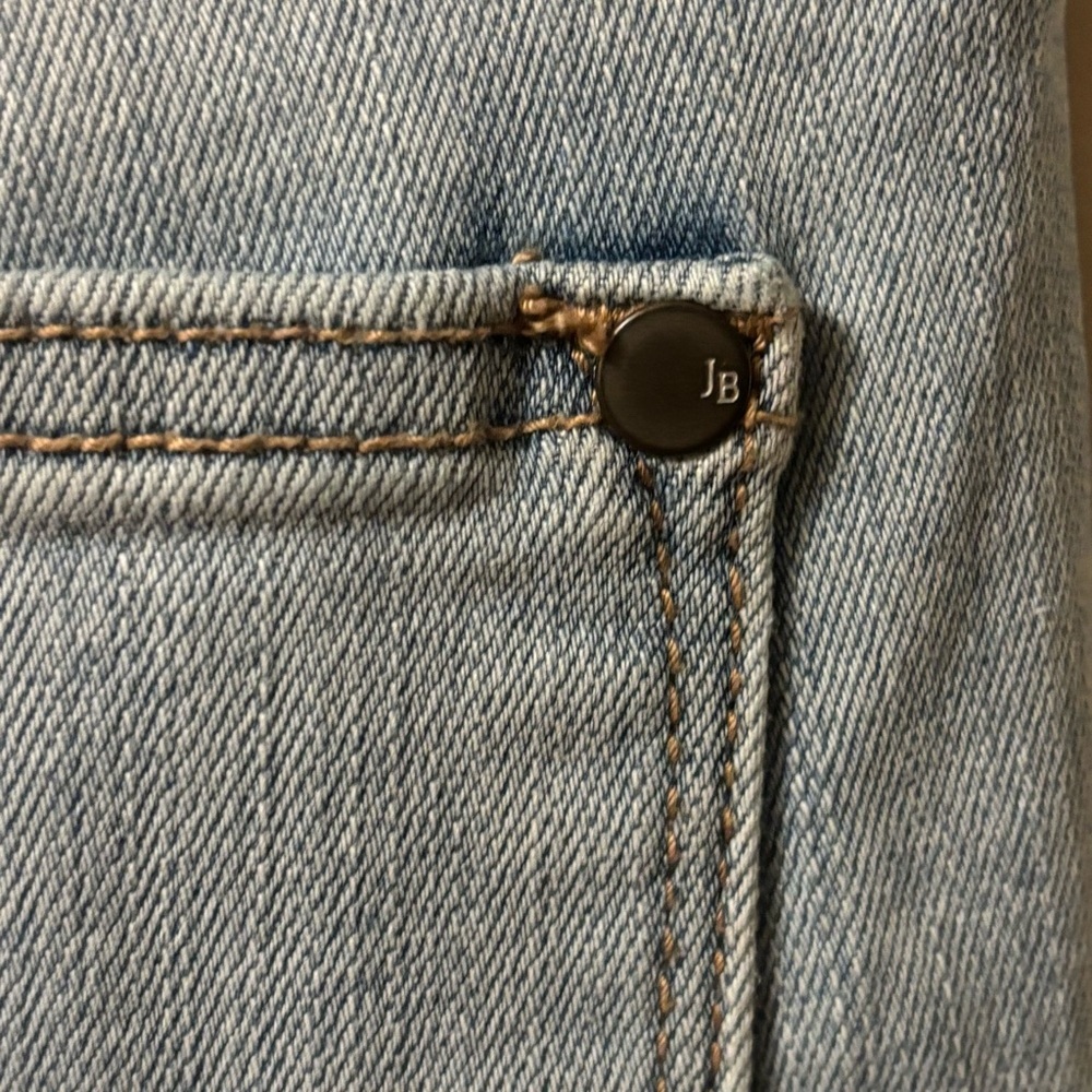 Judy Blue Classic Blue Women's Jeans - Picture 4 of 16
